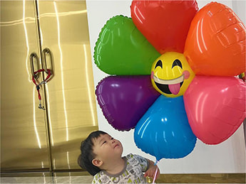 بالونات ملونة على شكل زهرة الابتسامة
